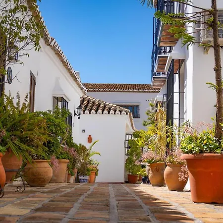 Idyllic Townhouse With Scenic Views Pueblo Mijas