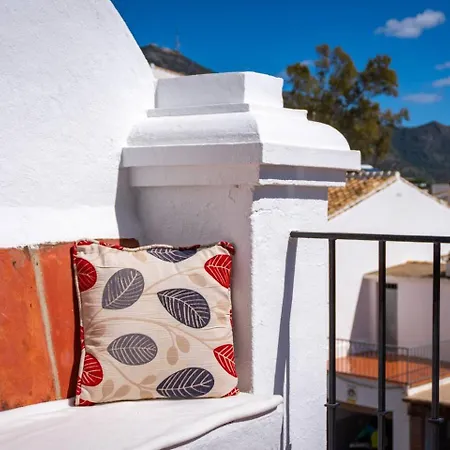 Idyllic Townhouse With Scenic Views Pueblo Tatil Evi *